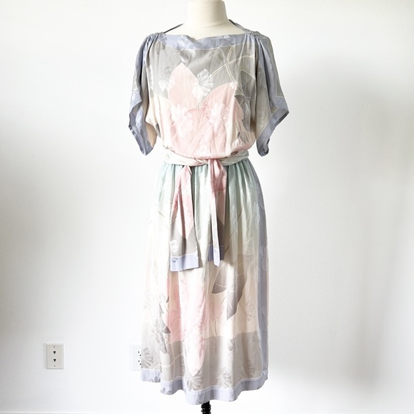 Vintage Dresses & Skirts - Vintage silk MIDI Water color Dress